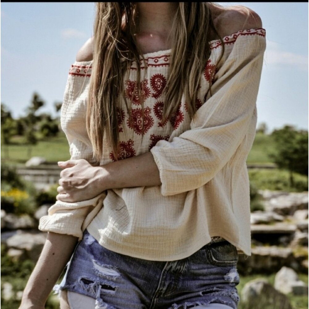 Embroidered off shoulder top red & tan